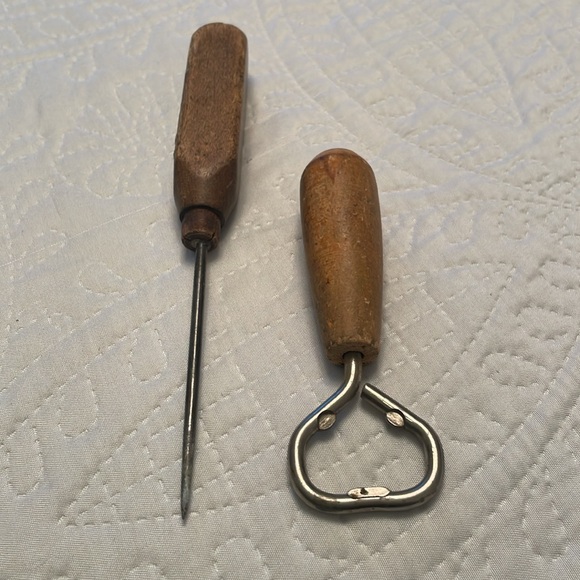 Vintage Wooden Handles Ice Pick & Bottle Beverage Opener - Picture 5 of 5